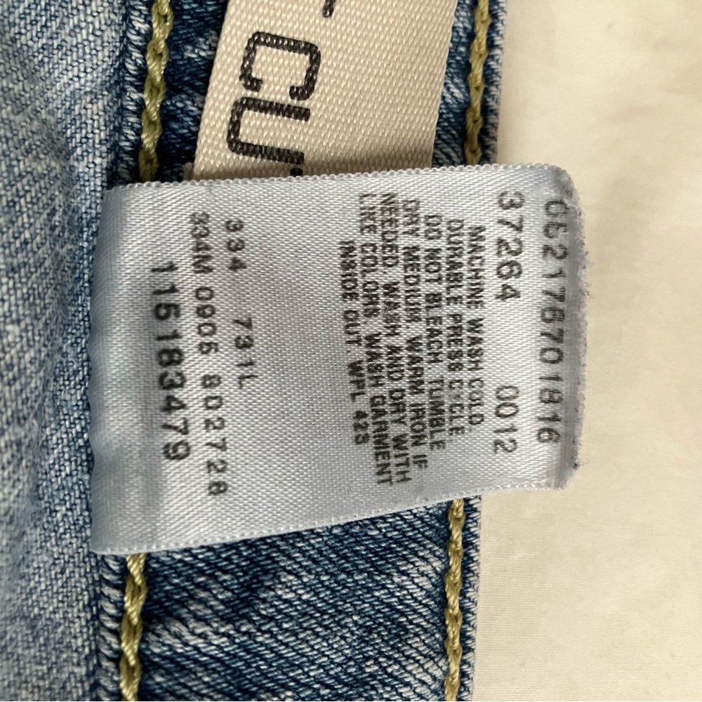 Levi's Light Wash Low Rise Flare Jeans - Picture 3 of 5